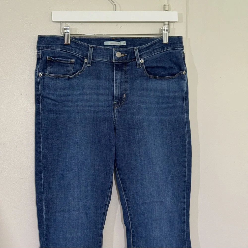 Levi’s Classic Bootcut Denim Jeans Women’s Size 12 Classic Relaxed Fit Western - Picture 3 of 9